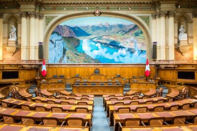 Votation suisse du 27 septembre 2026 : l&rsquo;initiative sur la neutralité nettement rejetée, ce que cela change vu de France